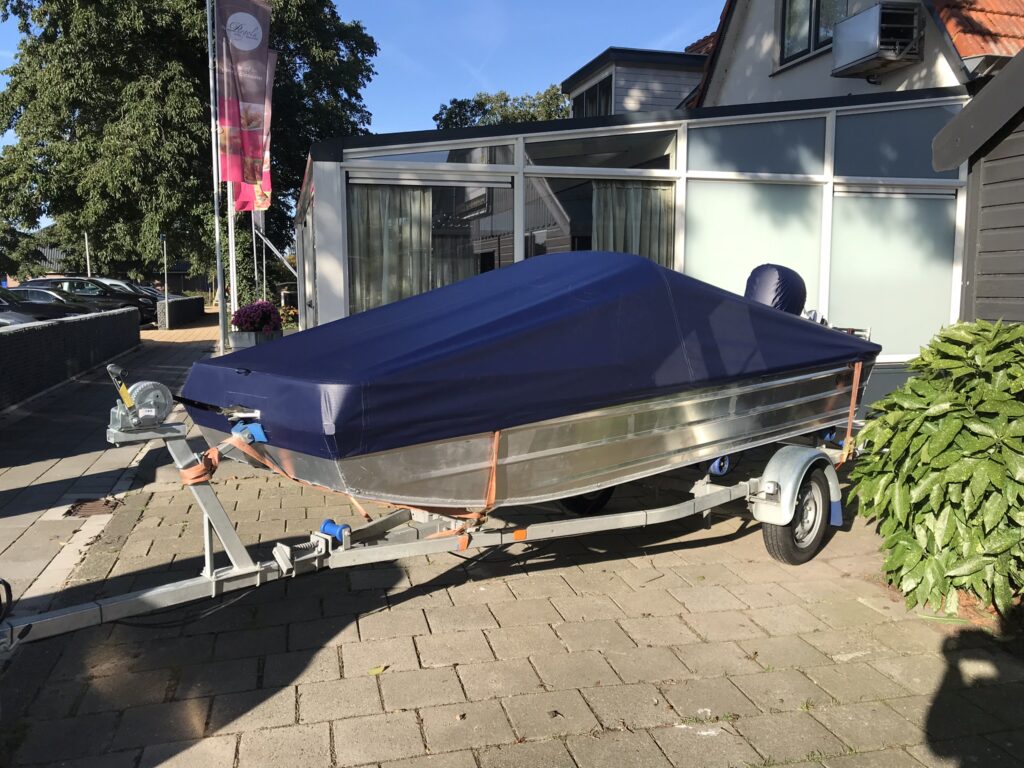 Qwest Marine F401