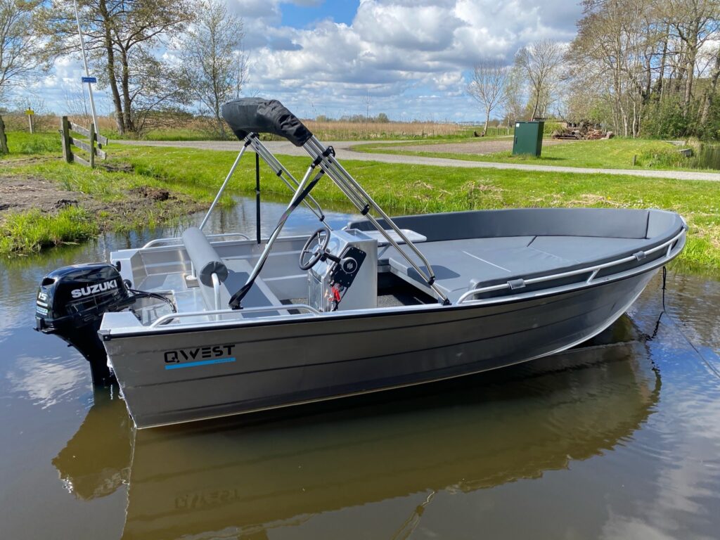 Qwest Marine R535