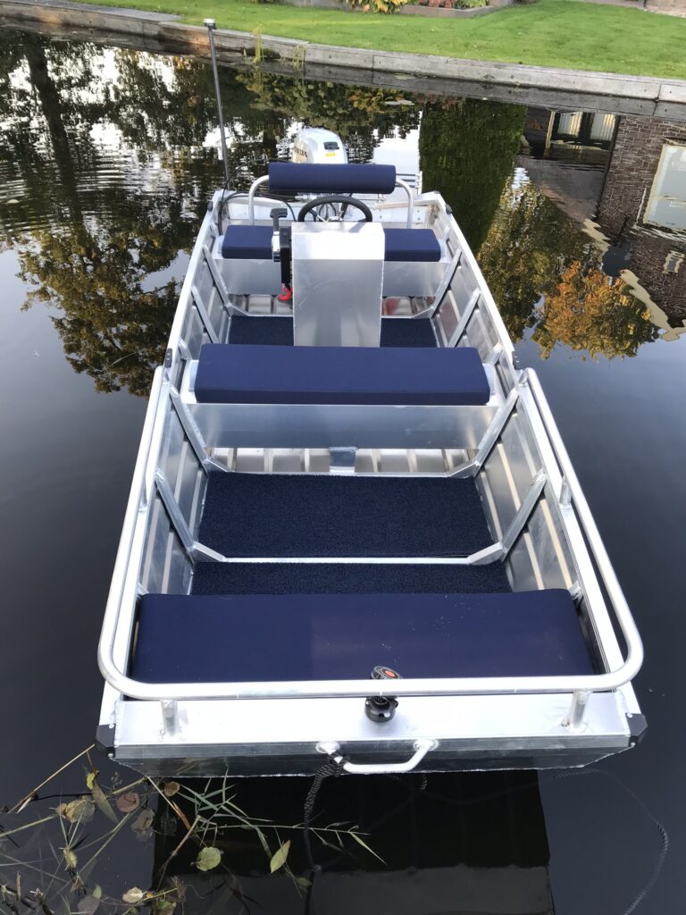 Qwest Marine F401
