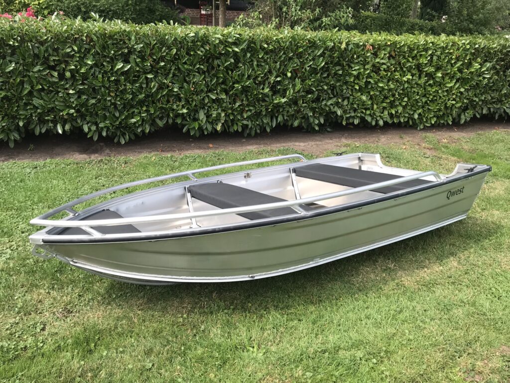 Qwest Marine B301