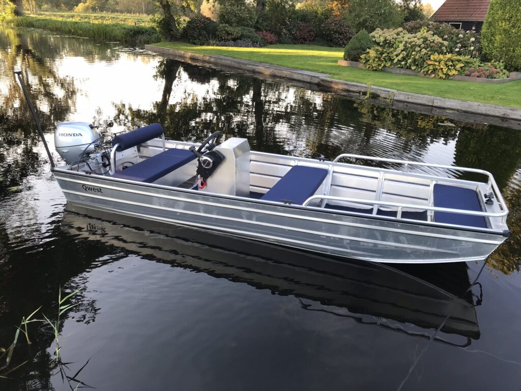 Qwest Marine F401