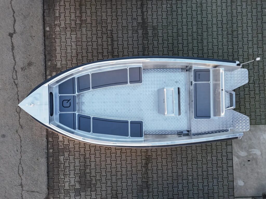 Qwest Marine R535