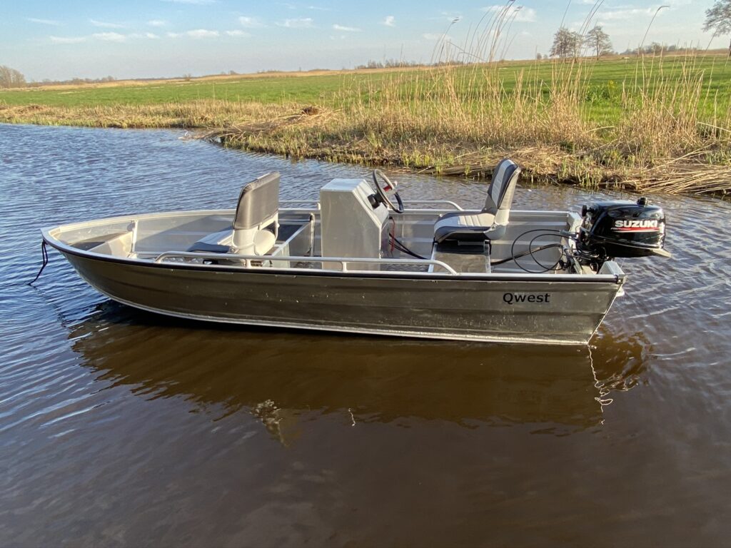 Qwest Marine B381