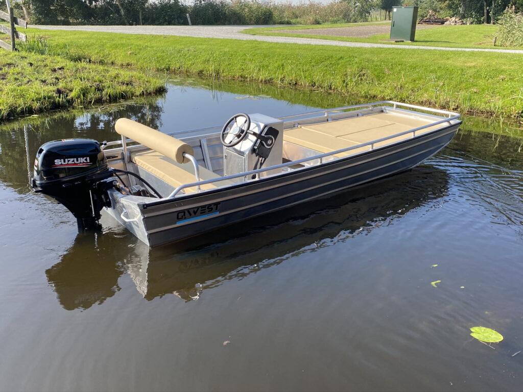 Qwest Marine F401