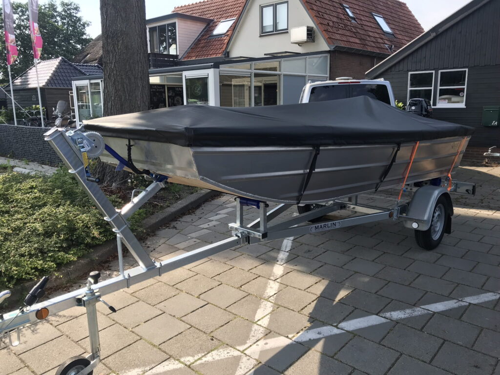 Qwest Marine F401