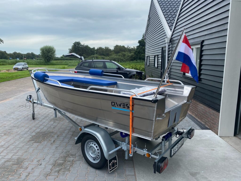 Qwest Marine R400