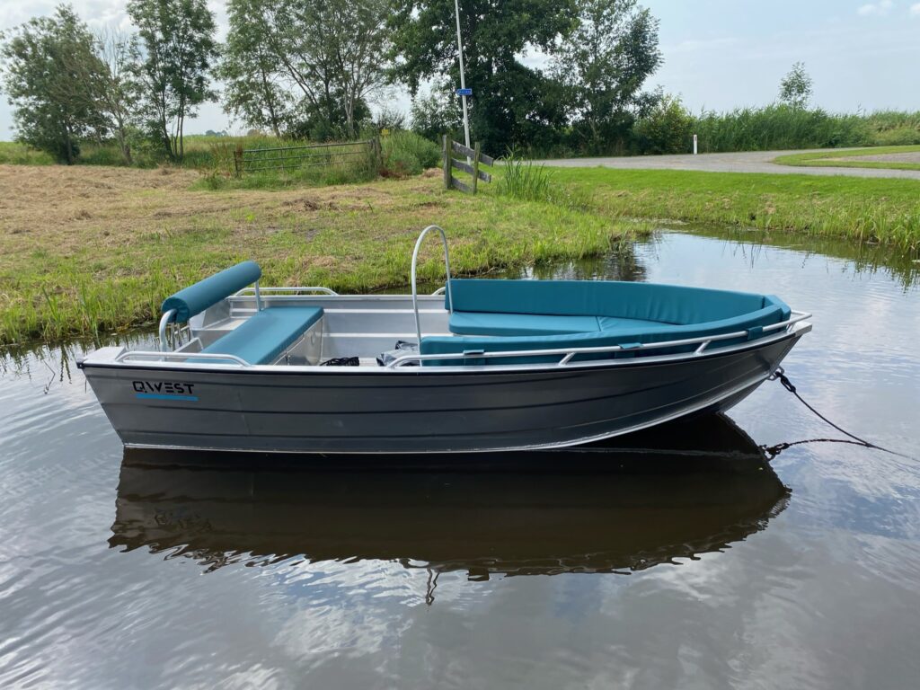 Qwest Marine R400