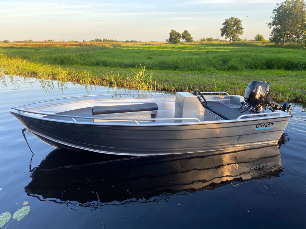 Qwest Marine R400