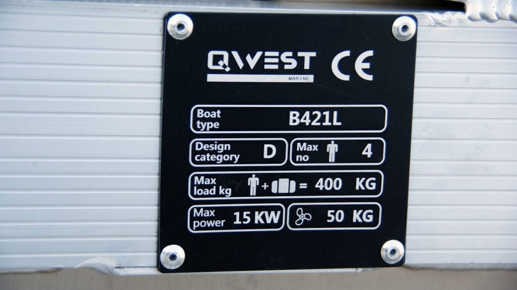 Qwest Marine B421