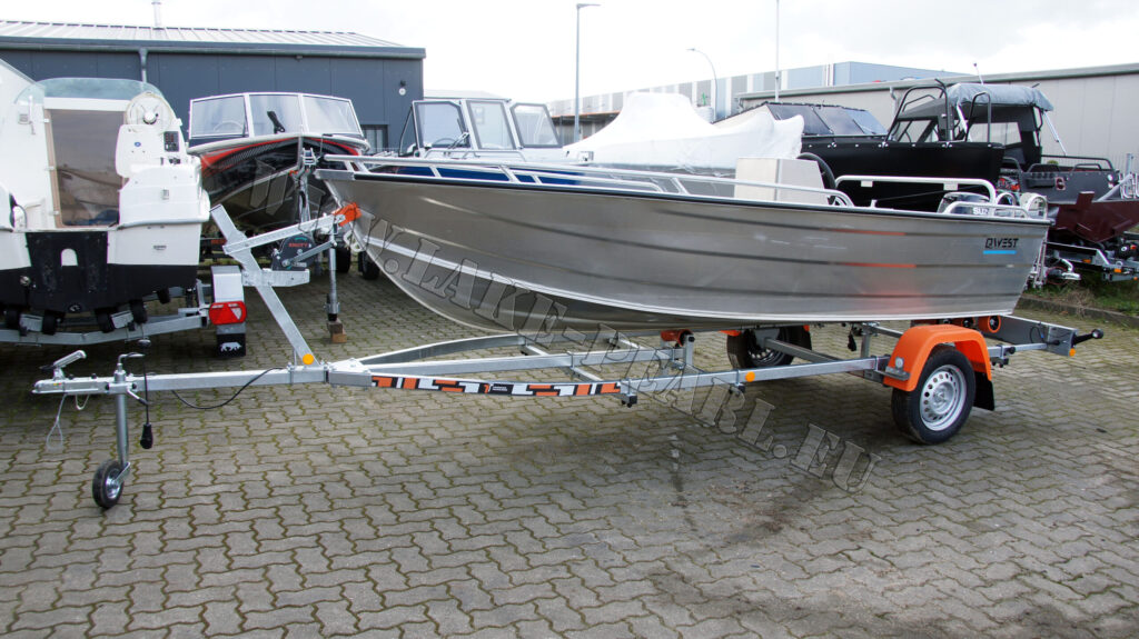 Qwest Marine R400
