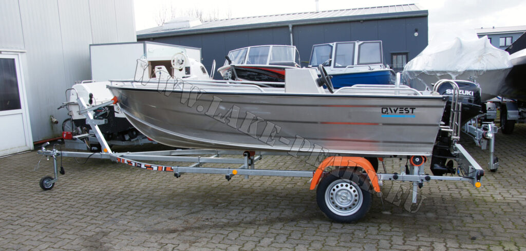 Qwest Marine R400
