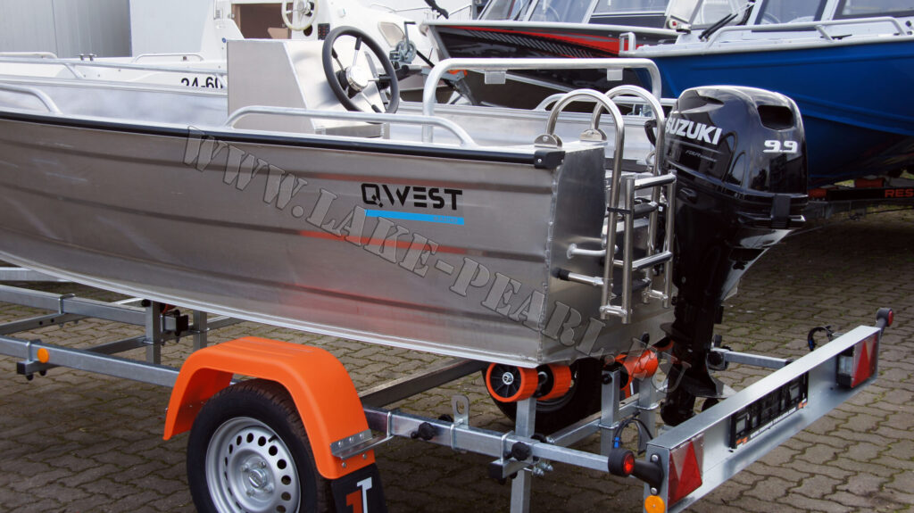 Qwest Marine R400