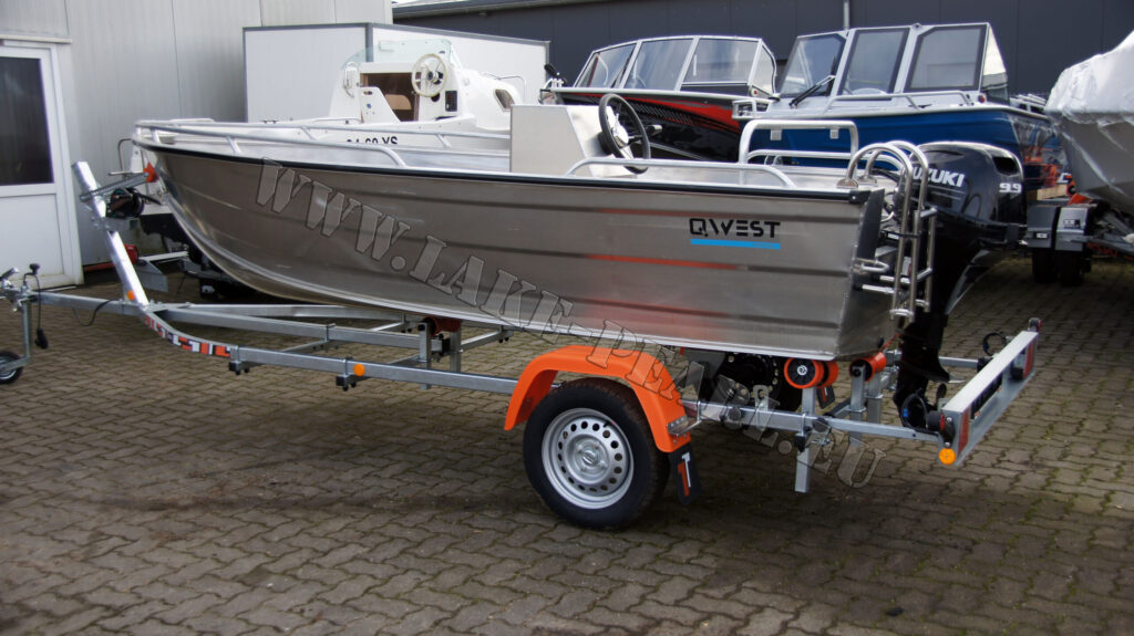 Qwest Marine R400