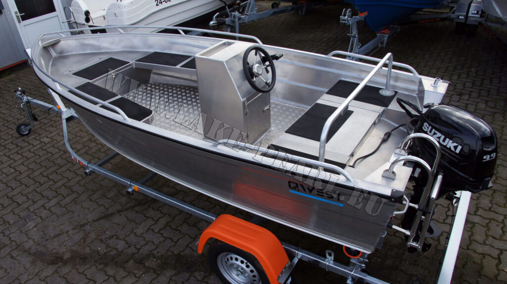 Qwest Marine R400