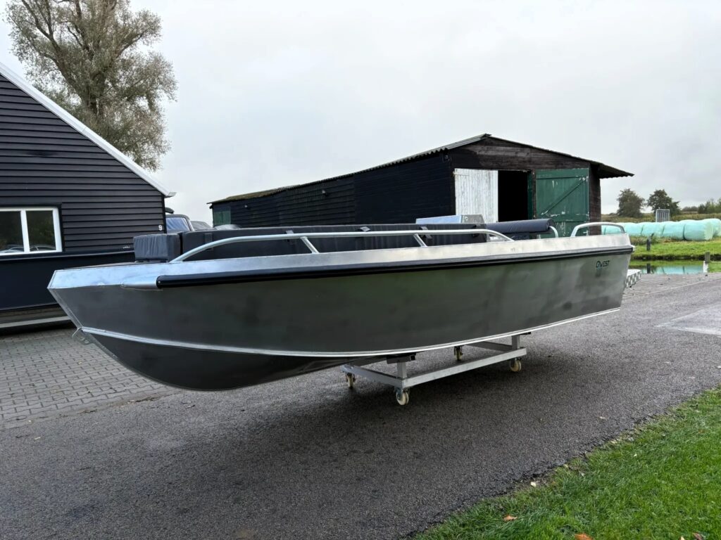Qwest Marine R535