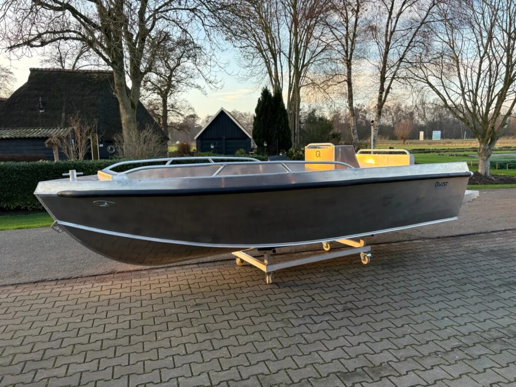 Qwest Marine R535